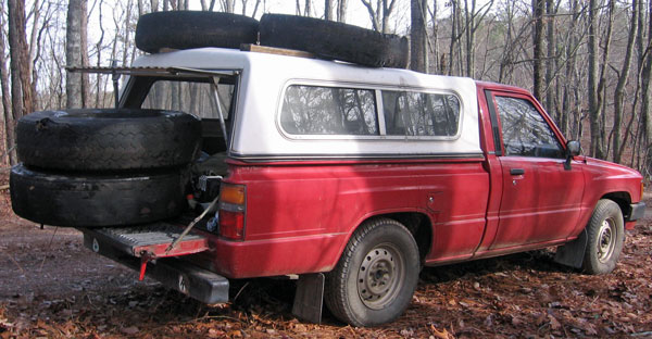 Tires dumped on Horn Mountain