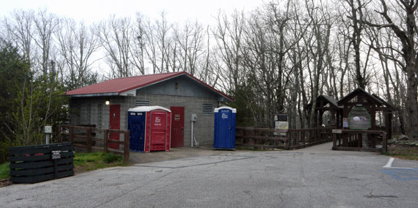 Cheaha Bald Rock Lodge Trailhead